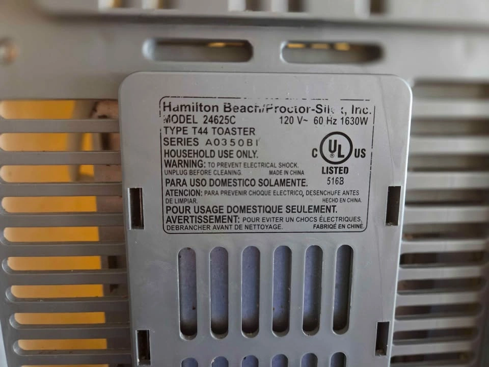 Hamilton Beach 4 slice toaster - photo 3