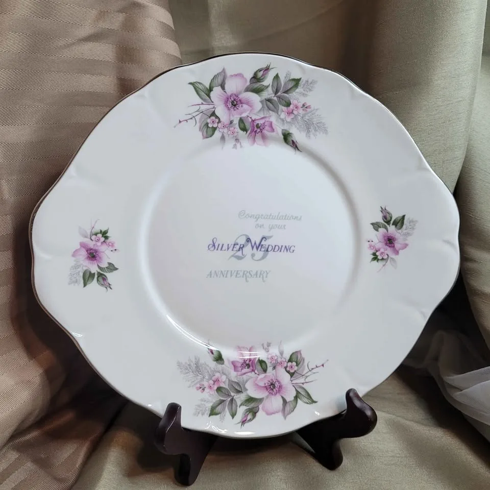 Duchess 25th Anniversary Commemorative Plate image indicator(4)