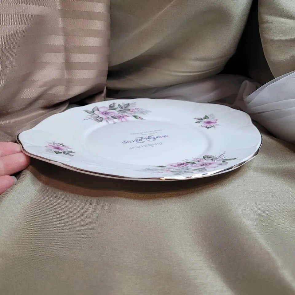 Duchess 25th Anniversary Commemorative Plate image indicator(8)