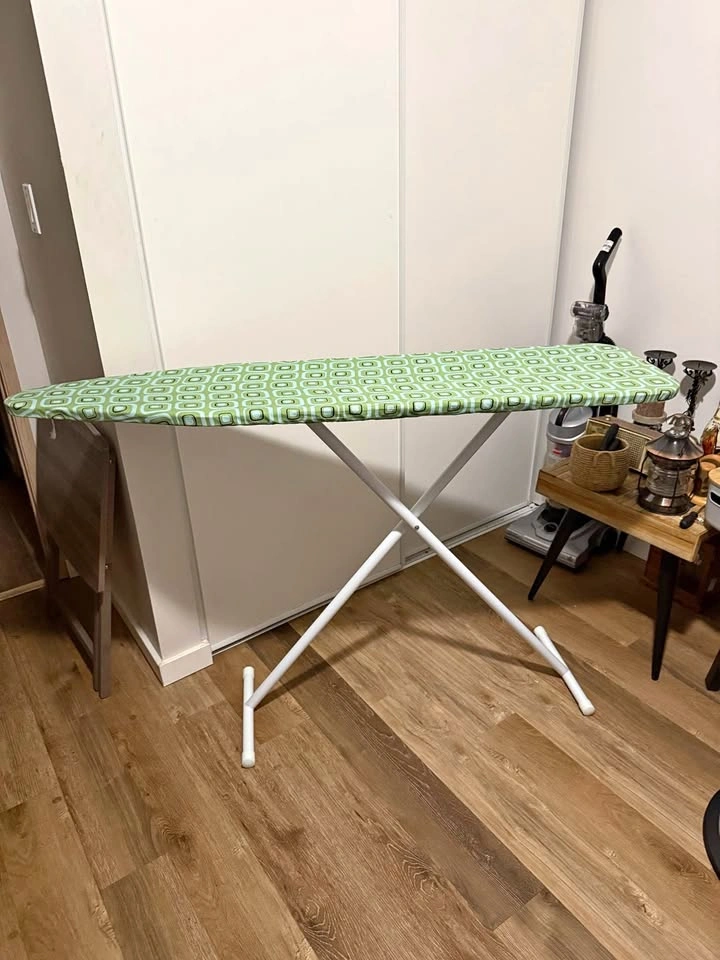 Ironing Board | Adjustable Height | Folding | Good Condition