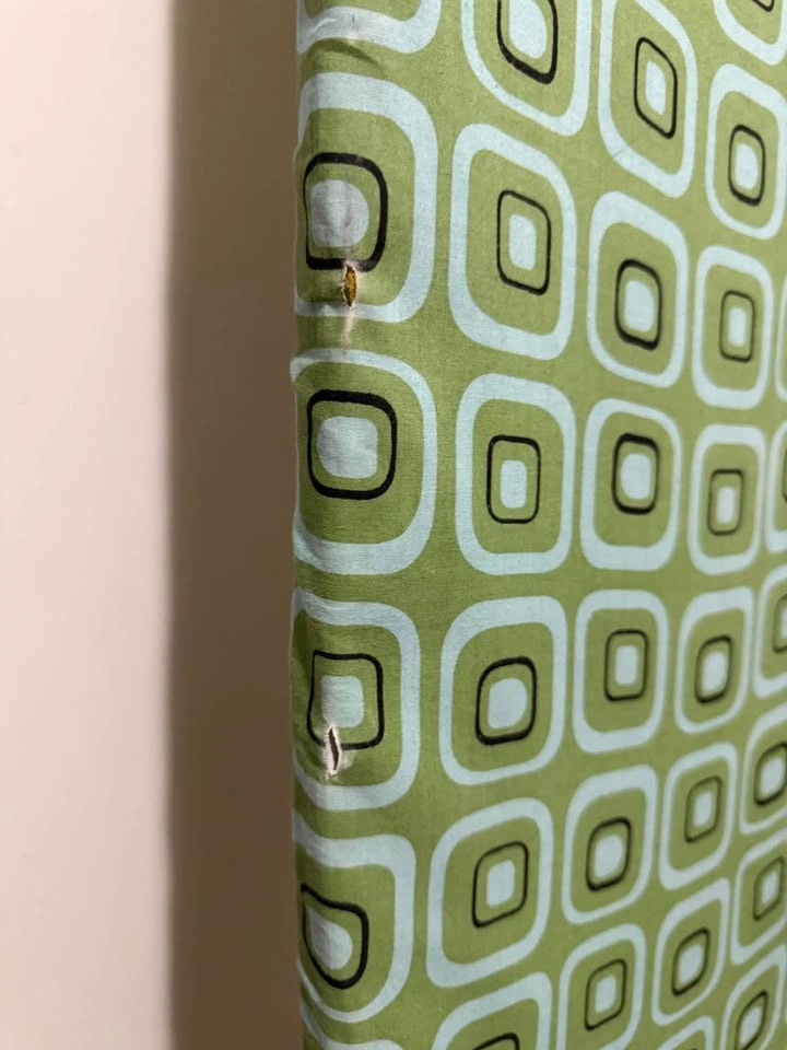 Ironing Board | Adjustable Height | Folding | Good Condition - photo 3