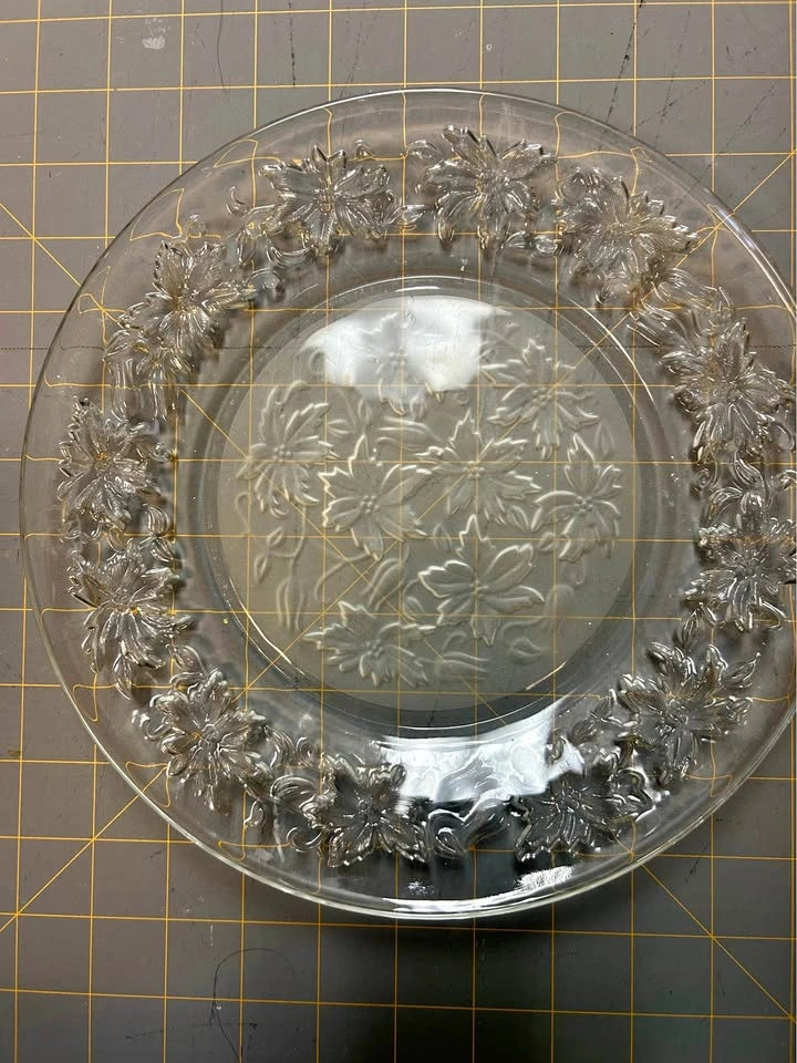 Decorative glass cake plate/serving plate
