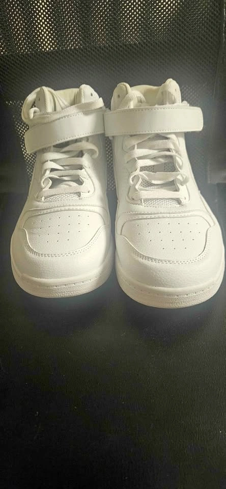 Women's basketball shoes sz 10