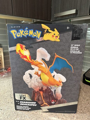 Jazwares Pokémon Select Light FX Charizard 13” Deluxe Figure