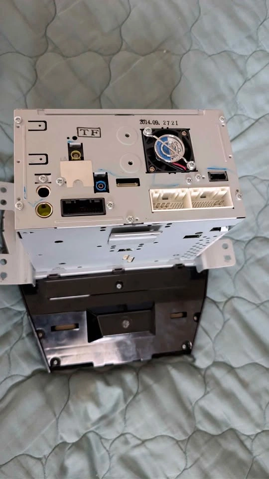 Hyundai Santa Fe 2013–2016 OEM Head Unit (Navigation) – For Part - photo 3
