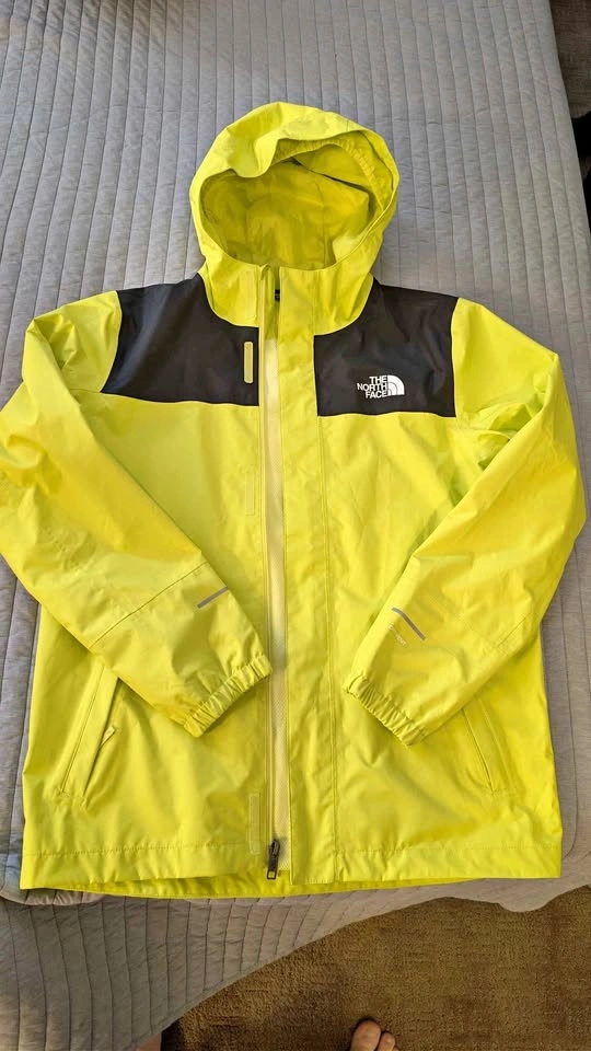 Rain jacket / Windbreaker