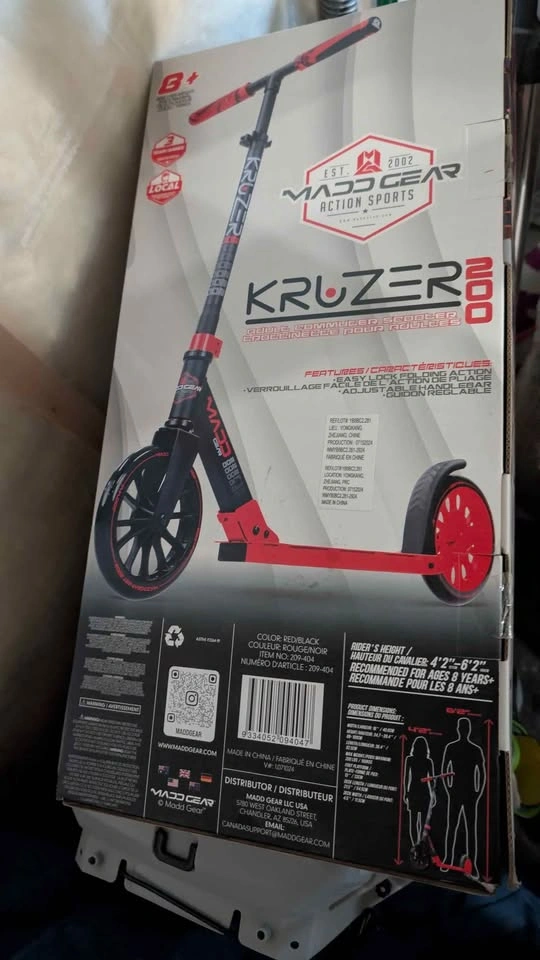 Madd Gear Kruzer 200 Adult Scooter – New in Box - photo 2