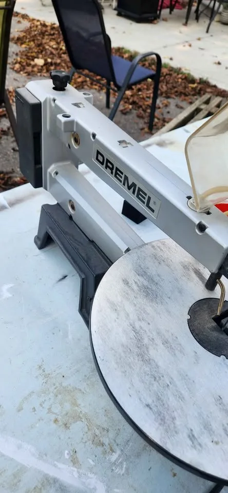 Dremel scroll saw with accessories image indicator(3)