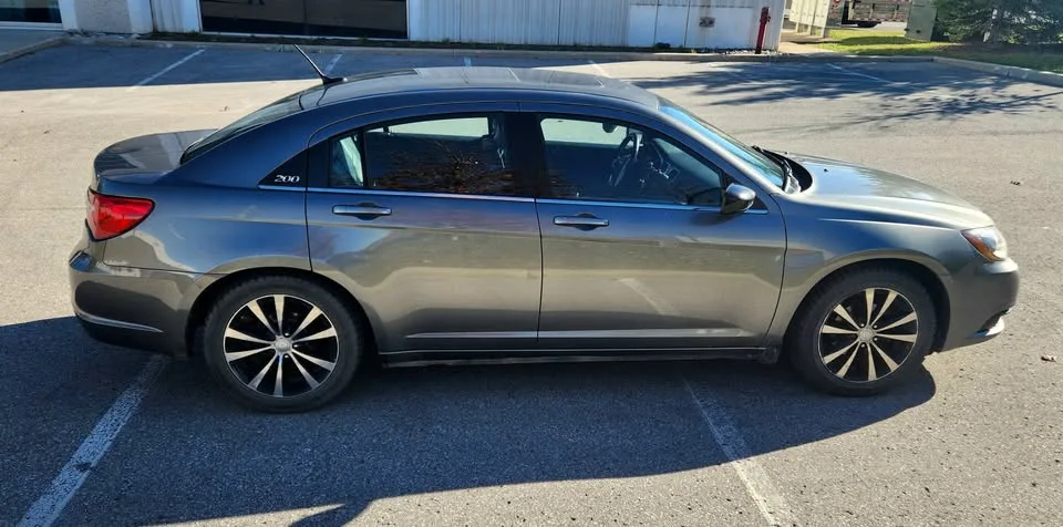 Chrysler 200 "S" 3.5 ltr V6 2013 image indicator(5)