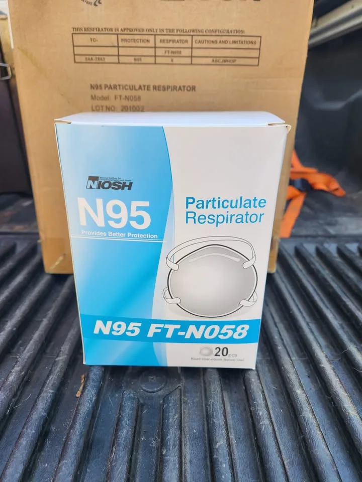 Carpenter wood chip respirator image indicator(3)