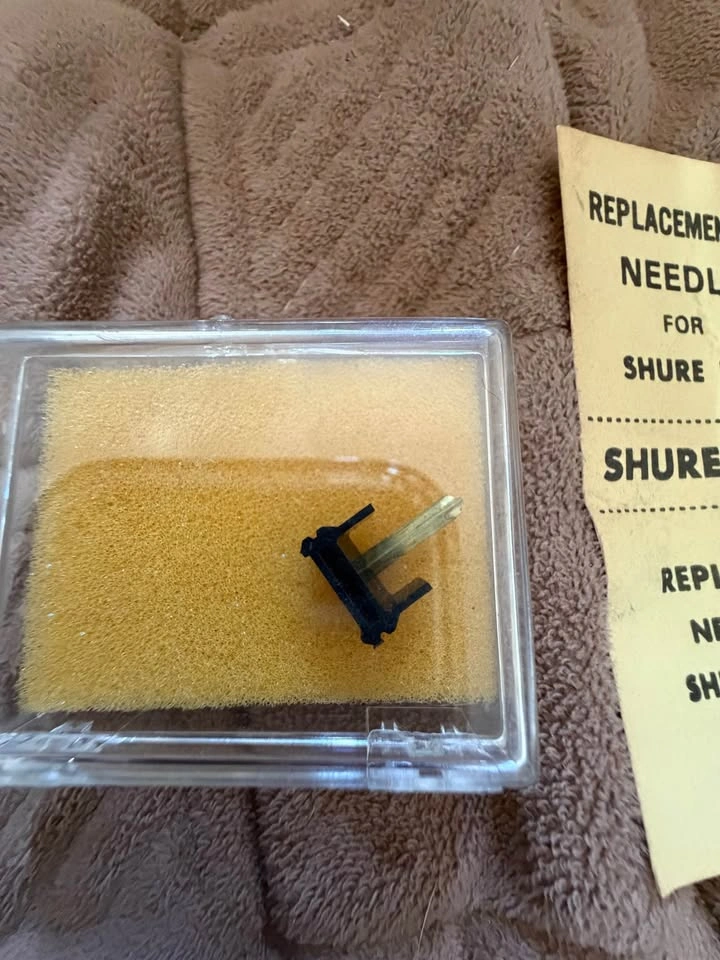 Boss TU-12 Tuner, Master Key Pitch Pipe, and Shure Needle - photo 2