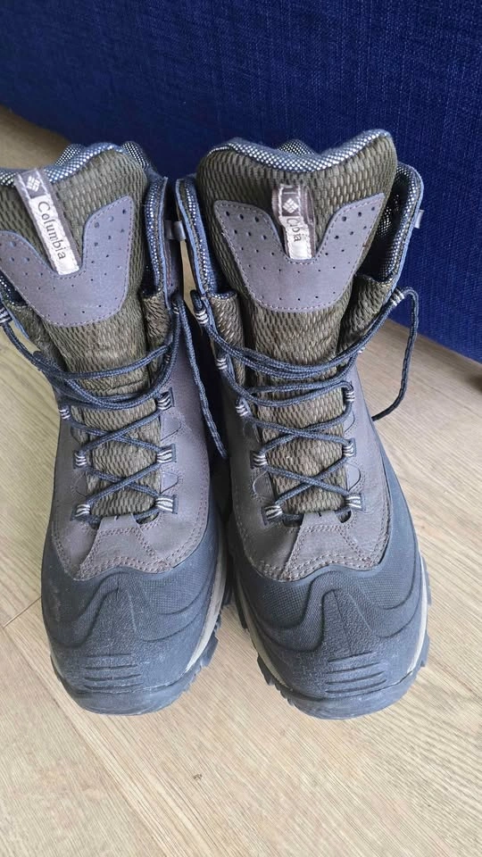 Columbia Winter Boots - Two pairs - Men's and Women's - photo 4