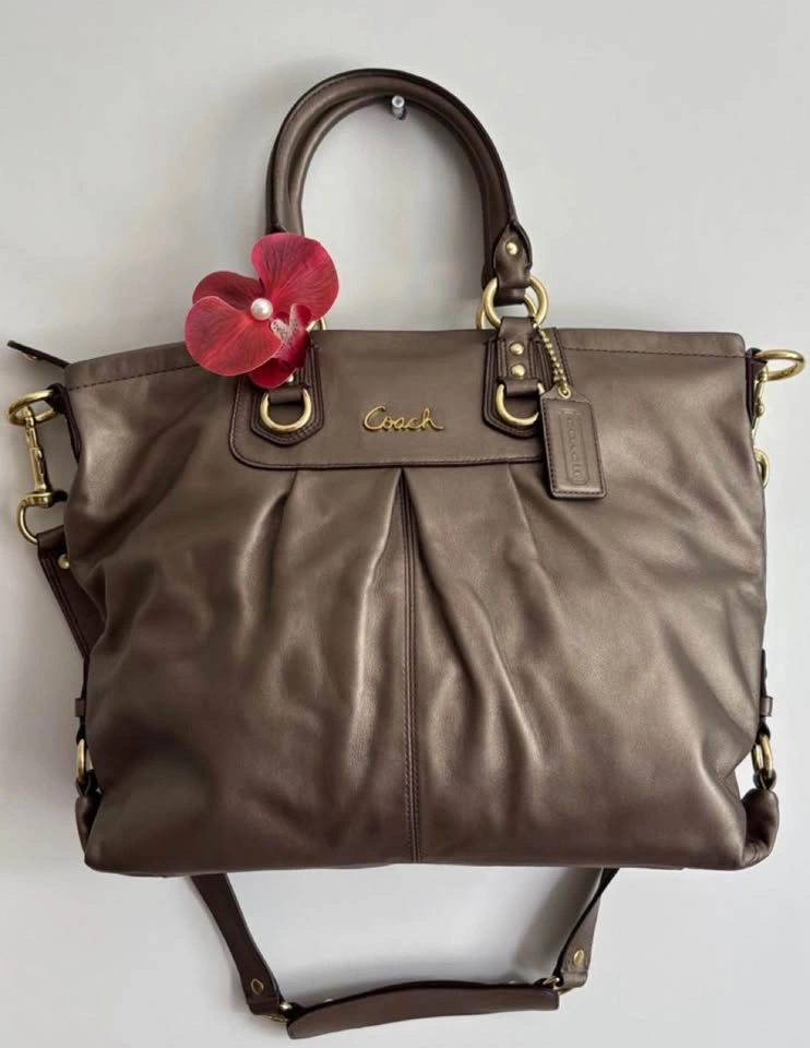BNWOT Coach Ashley Leather Satchel 🤎 - photo 4