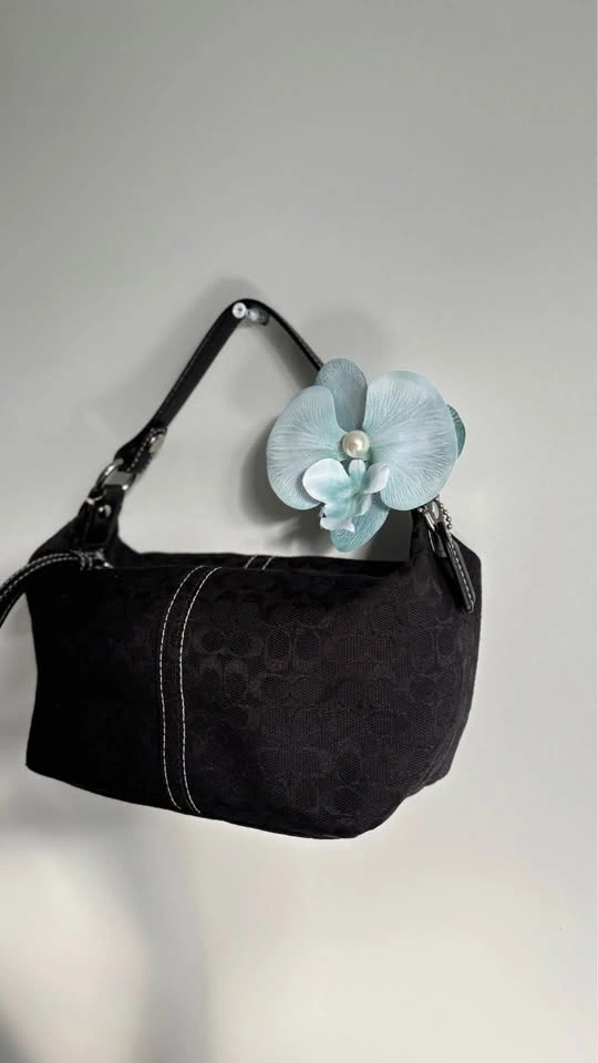 Vintage Coach Signature Mini Shoulder Bag - photo 2