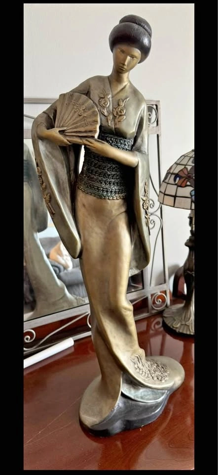 1987 L' Oriental Geisha Statue by Yashima Gakutei