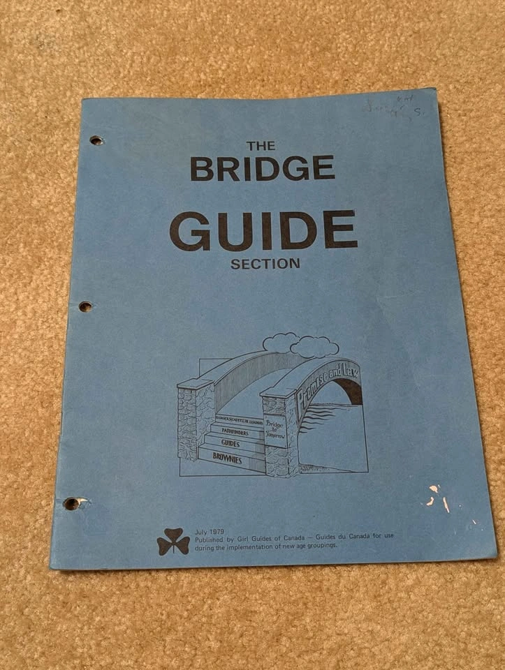 Vintage Girl Guides of Canada Uniform Accessories and Handbooks - photo 5