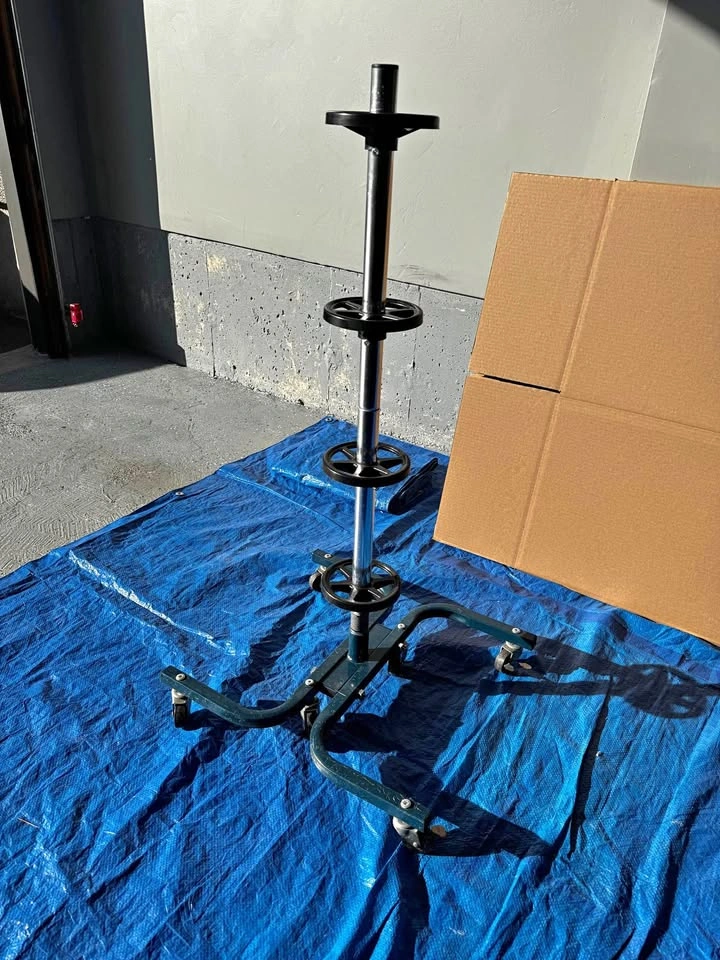 Aluminum Tire Stand on Wheels