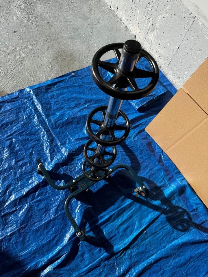 Aluminum Tire Stand on Wheels - photo 3