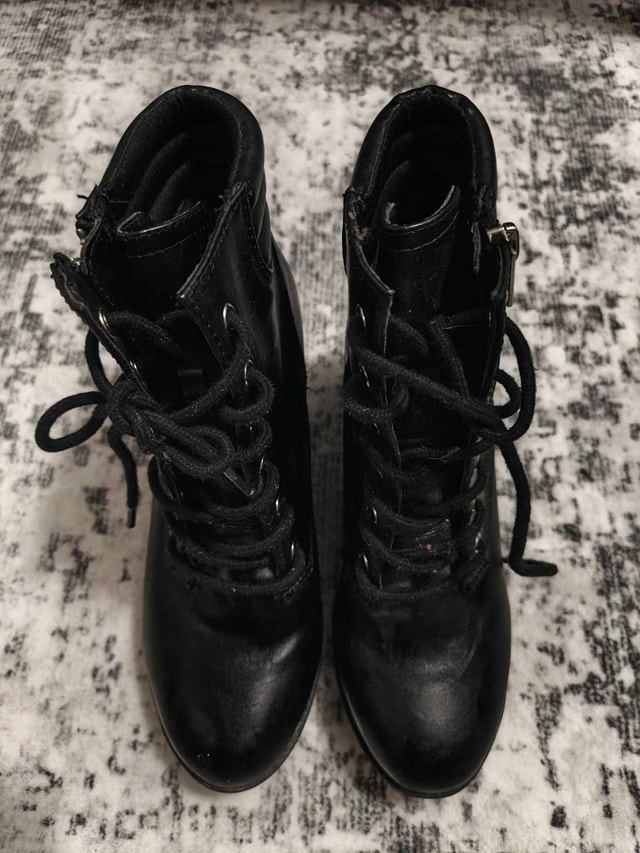 Black Heeled Boots - photo 3