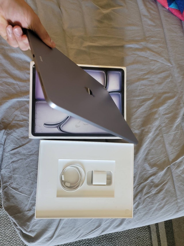 iPad Air M3 13 inch Openboxed - photo 2