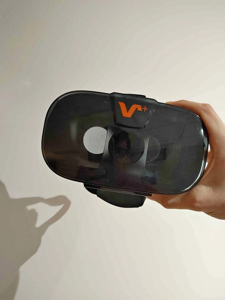 Virtual reality headset for cell phone (360 view) #1