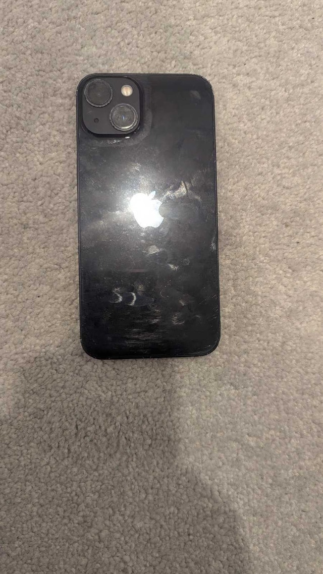 iPhone 13 - photo 2