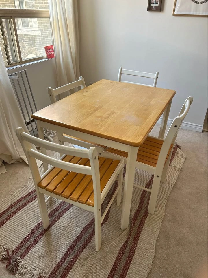 Solid wood dining table + four chairs - photo 3