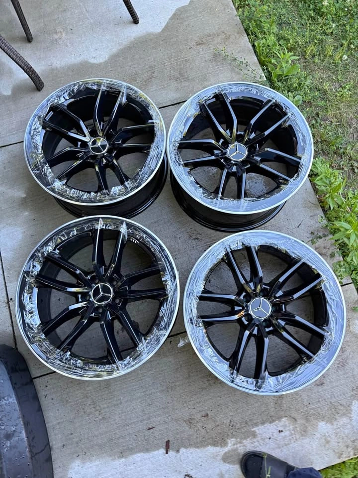 Set of OEM Staggered 20” Mercedes AMG E53/CLS 53 Rims