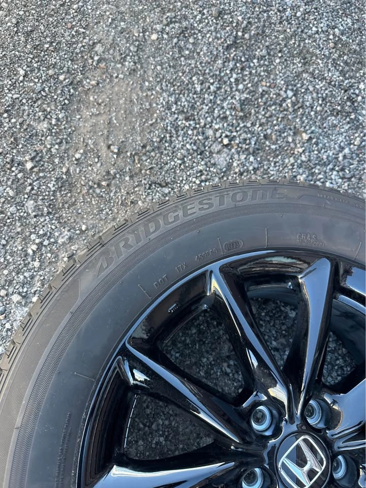 Set of OEM 18” Honda CRV Rims on Bridgestone All Season Tires - photo 4