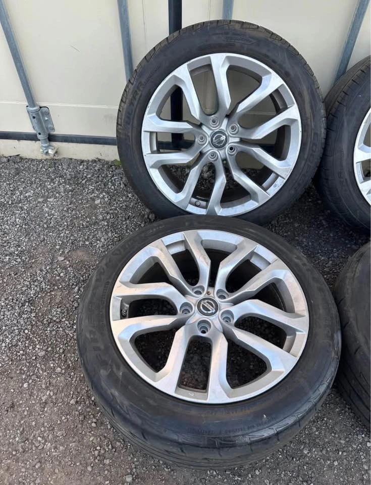 Set of OEM Staggered 18” Nissan 370Z Rims on Firestone Tires - photo 3