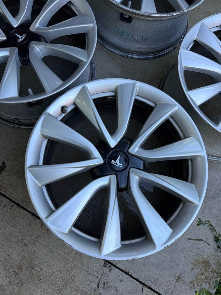 Set of OEM 19” Tesla Model 3 Sport Rims - photo 2