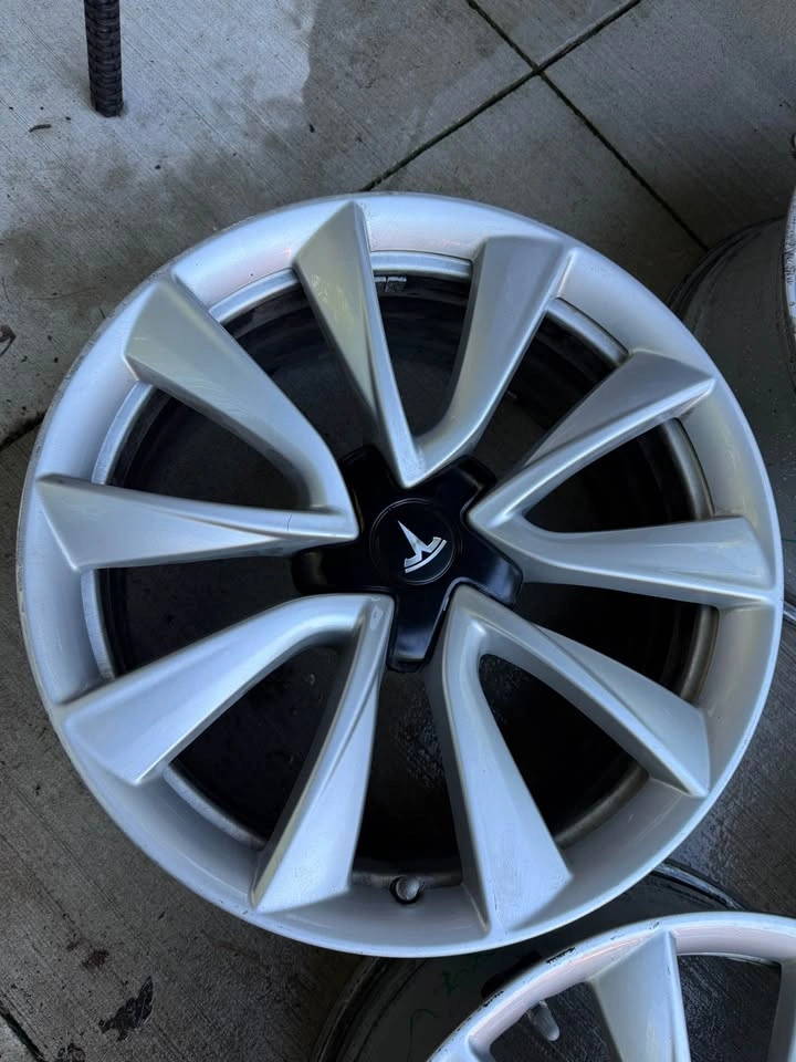 Set of OEM 19” Tesla Model 3 Sport Rims - photo 3