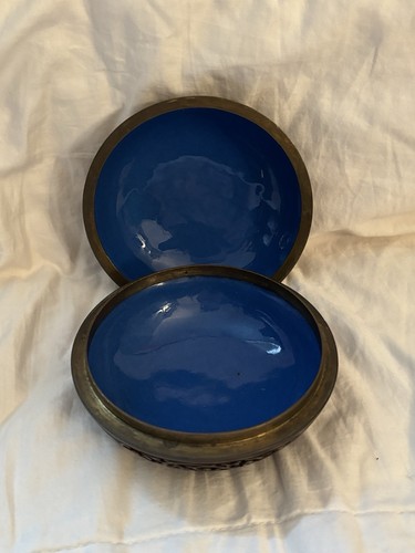 Antique Chinese Cinnabar Round Covered Box Carved Flowers - photo 3