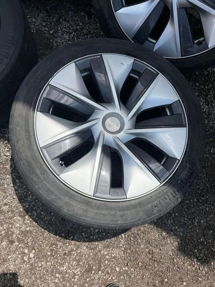 Set of OEM 19” Tesla Model Y Gemini Rims on Continental Tires - photo 2