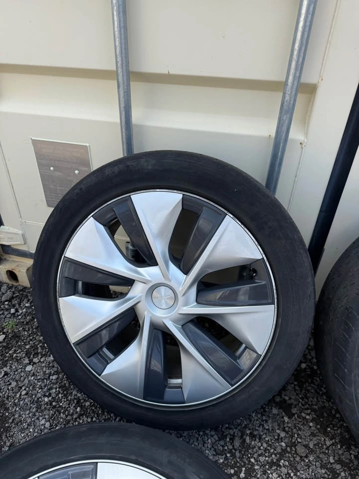 Set of OEM 19” Tesla Model Y Gemini Rims on Continental Tires - photo 5