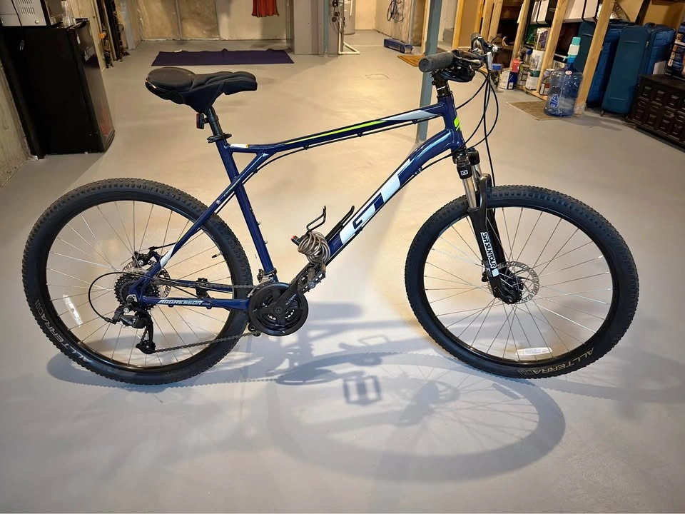 GT Aggressor Pro Mountain Bike 21 Speed (Brand New)