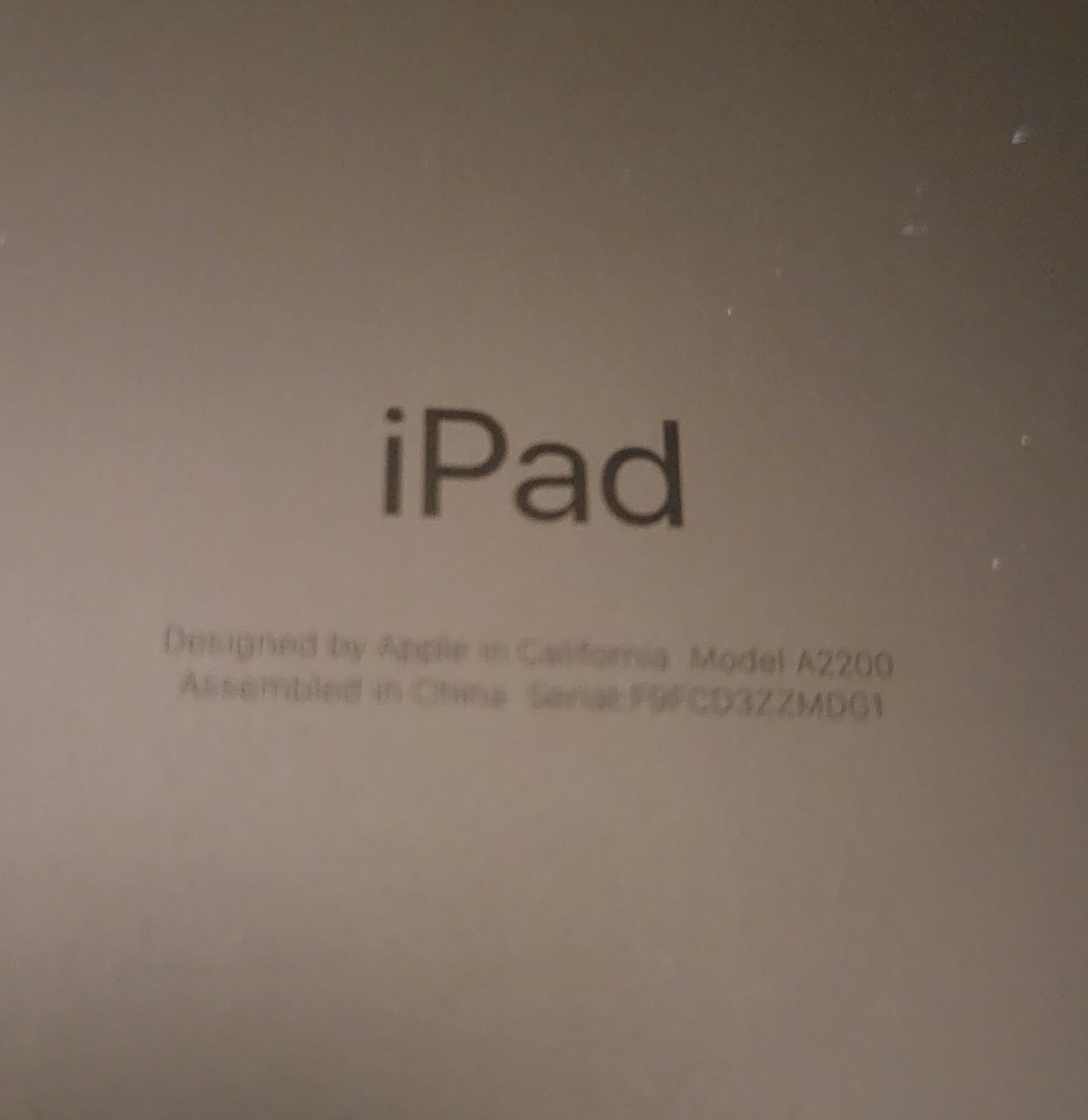 Apple iPad A2200 10.2" Tablet - For Parts (Locked) - photo 3