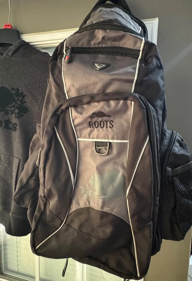 ROOTS Brand Backpack & Sweatshirt COMBO Set - photo 2