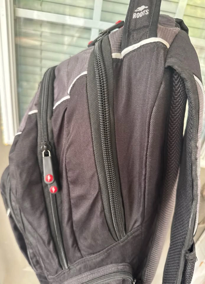 ROOTS Brand Backpack & Sweatshirt COMBO Set - photo 4