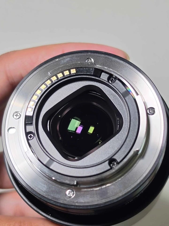 Sony E-Mount APS-C 50mm f/1.8 OSS Portrait Prime Lens - photo 2
