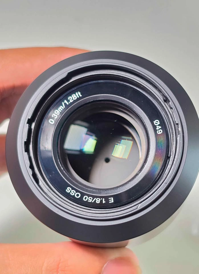 Sony E-Mount APS-C 50mm f/1.8 OSS Portrait Prime Lens - photo 3