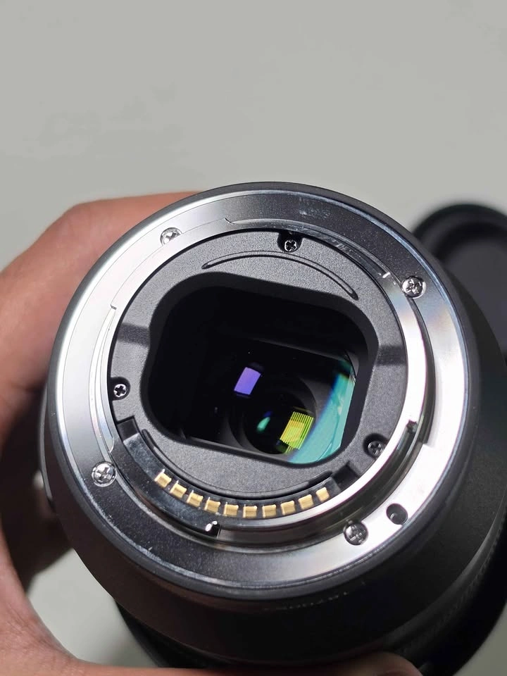 Sony E-Mount APS-C 70-350mm f/4.5-6.3 OSS Telephoto Zoom Lens - photo 3