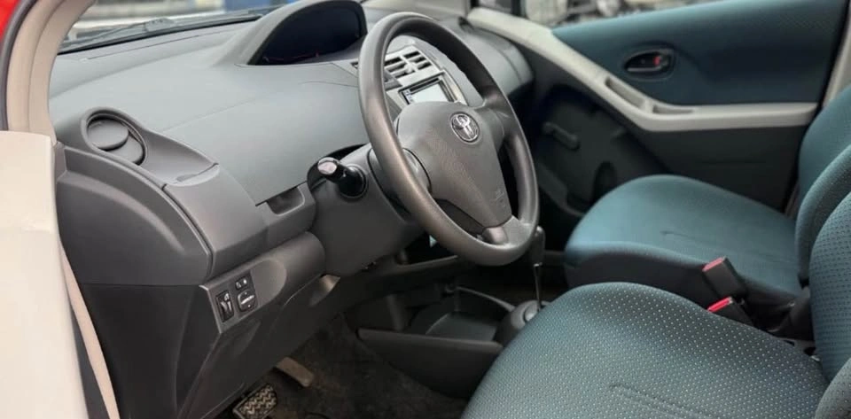 2010 Toyota Yaris - photo 4
