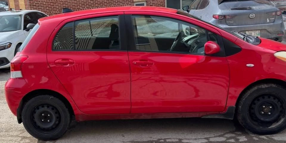 2010 Toyota Yaris - photo 5