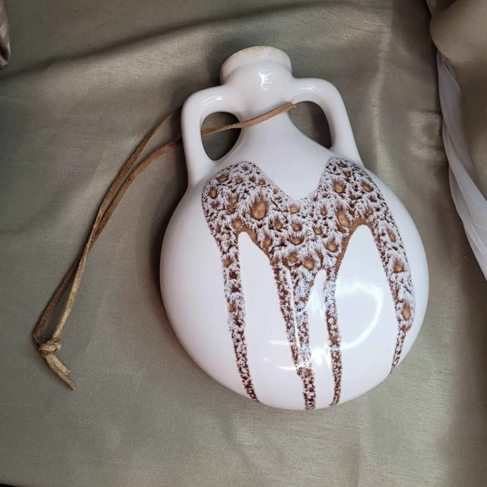 Wall Hanging Pottery Decor 9 1/2" x 7" Vintage image indicator(6)