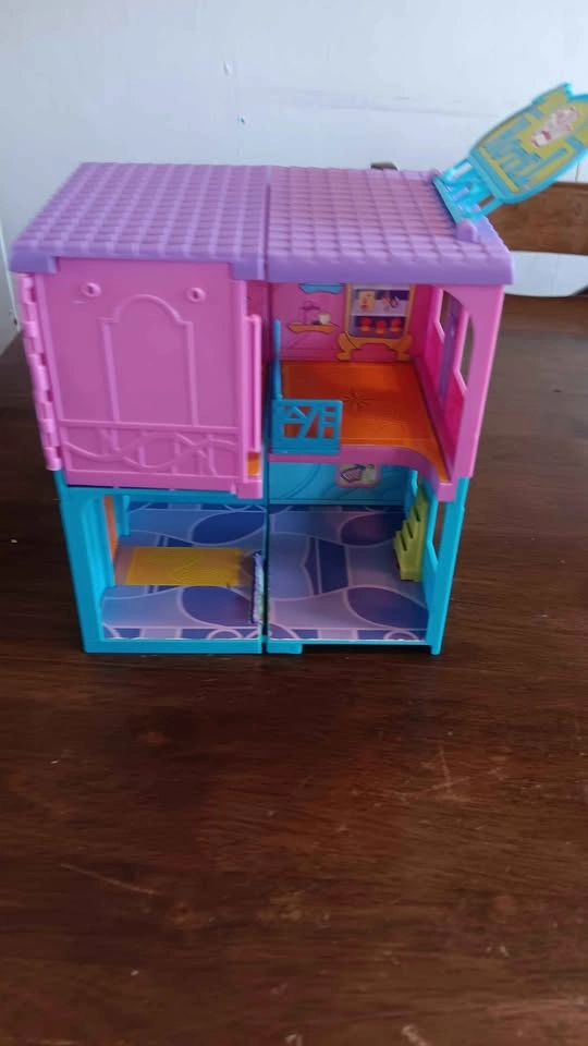 Polly Pocket Polly Hotel Playset with Furniture Accessories - photo 2