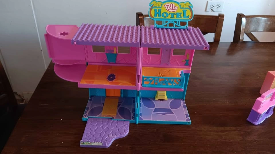 Polly Pocket Polly Hotel Playset with Furniture Accessories - photo 5