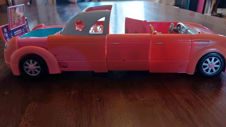 Polly Pocket Cruisin' Pet Party Car