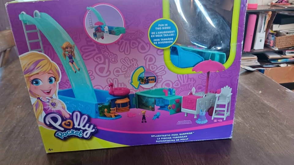 Polly Pocket Splashtastic Pool Surprise