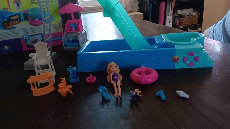 Polly Pocket Splashtastic Pool Surprise - photo 3